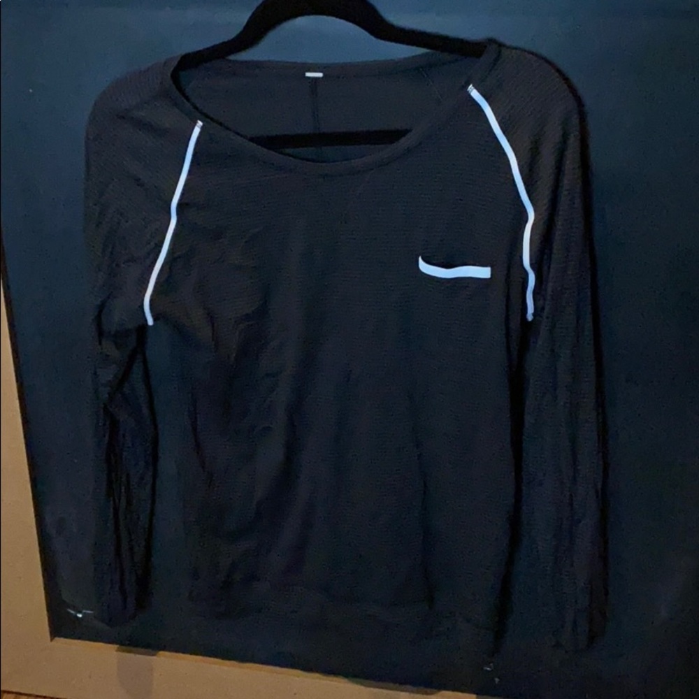 Black lululemon top
